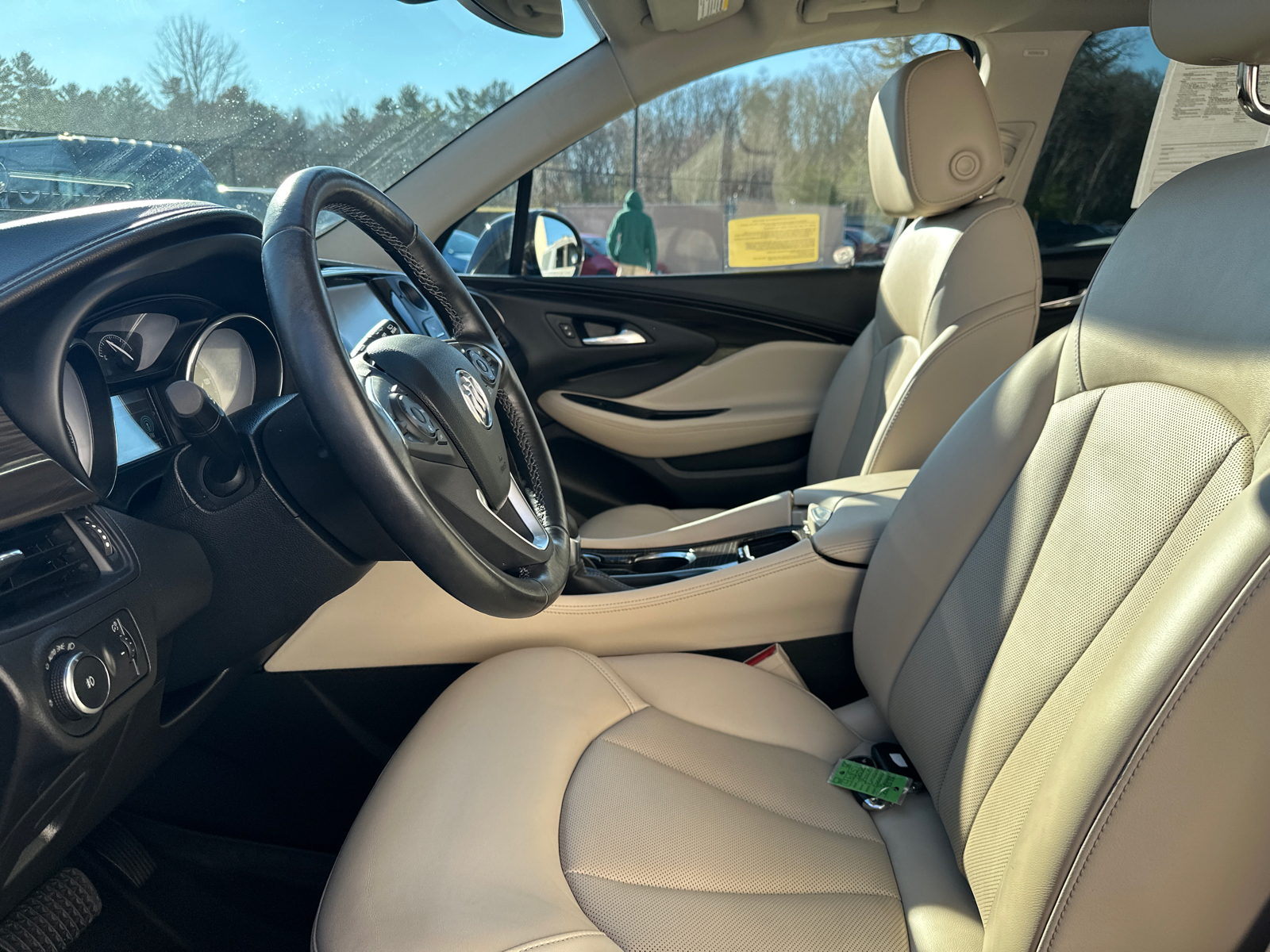 2020 Buick Envision Essence 31