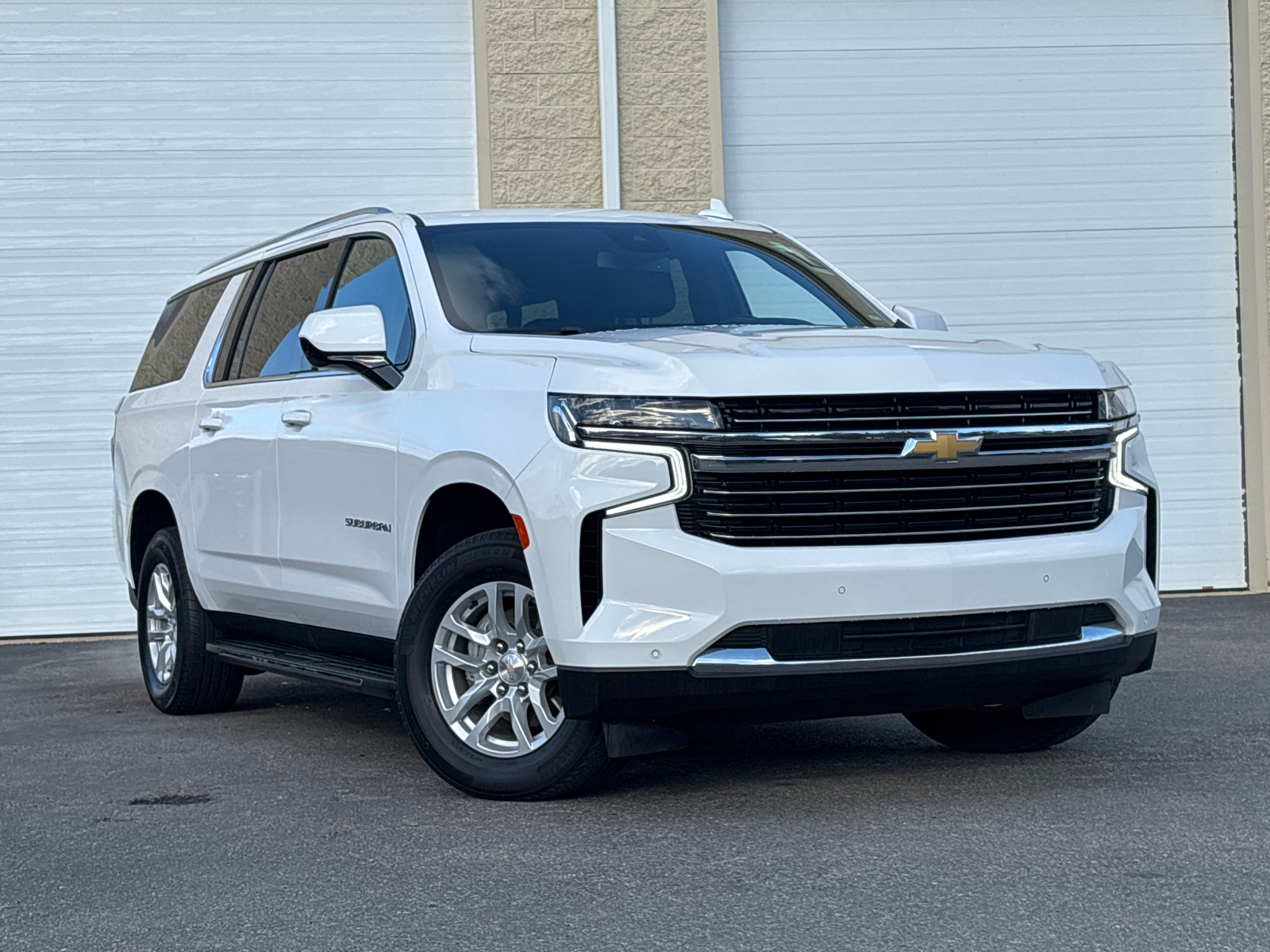 2023 Chevrolet Suburban LT 1