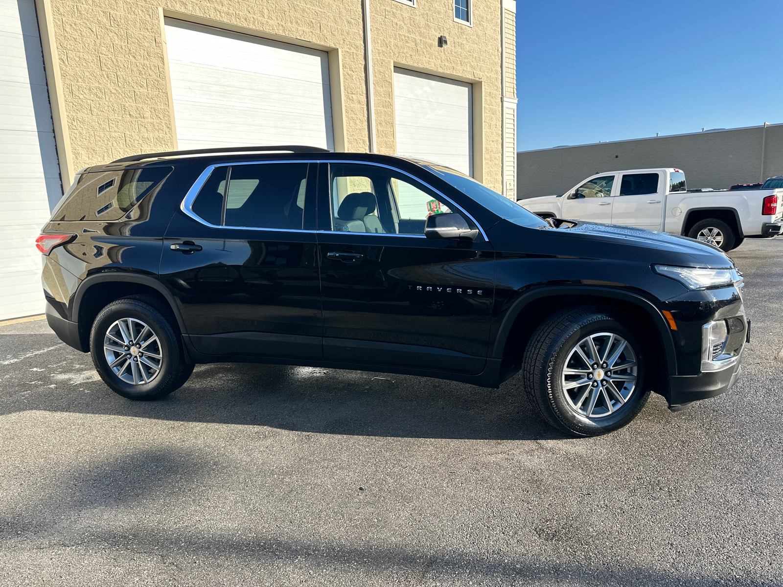 2023 Chevrolet Traverse LT 12