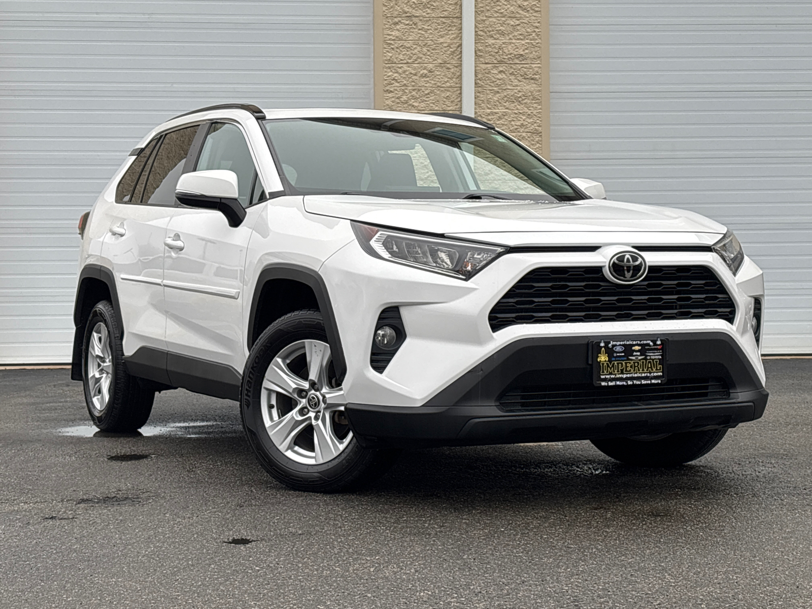 2021 Toyota RAV4 XLE 1