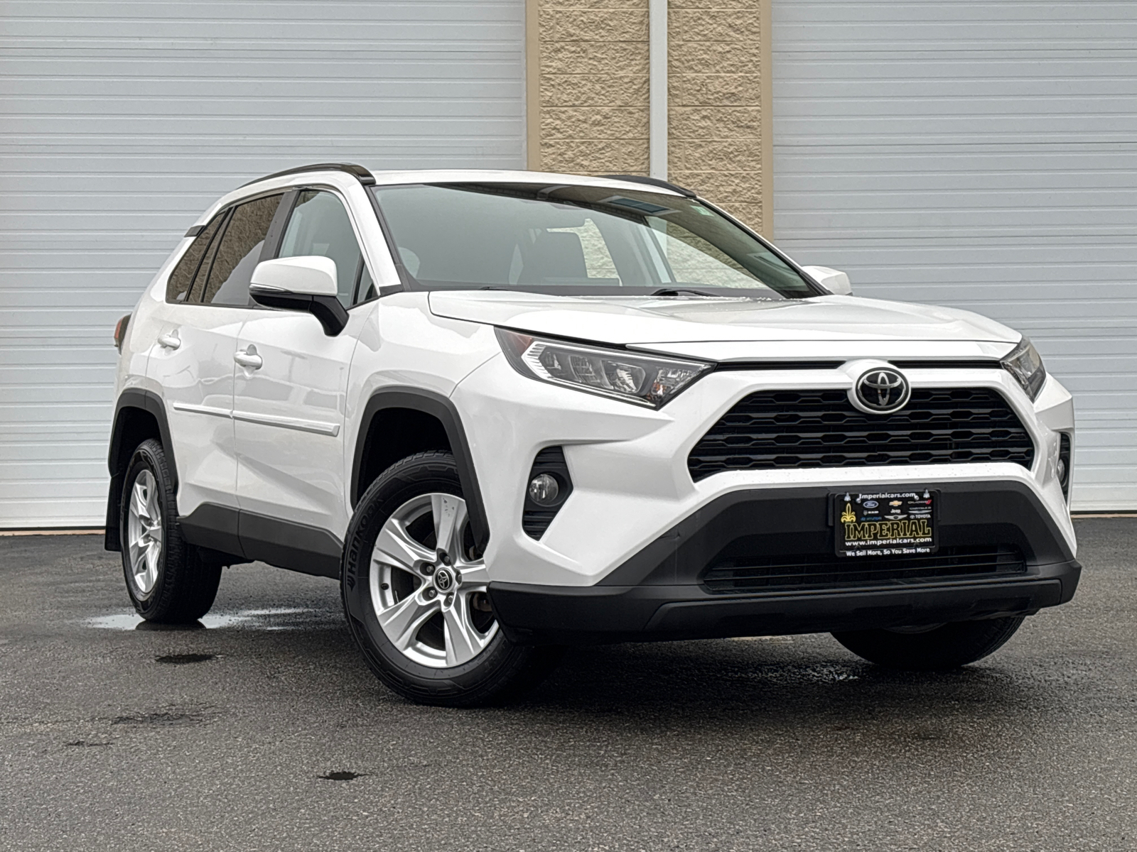 2021 Toyota RAV4 XLE 2