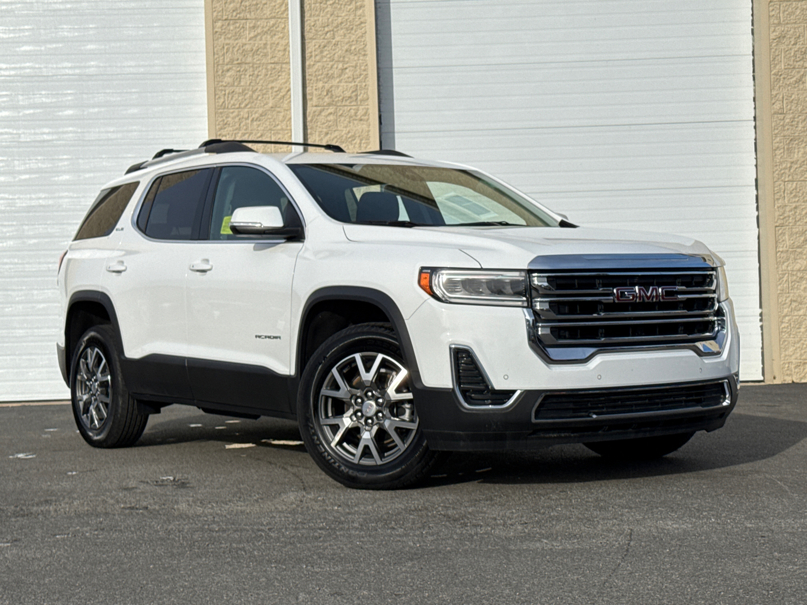 2023 GMC Acadia SLE 1