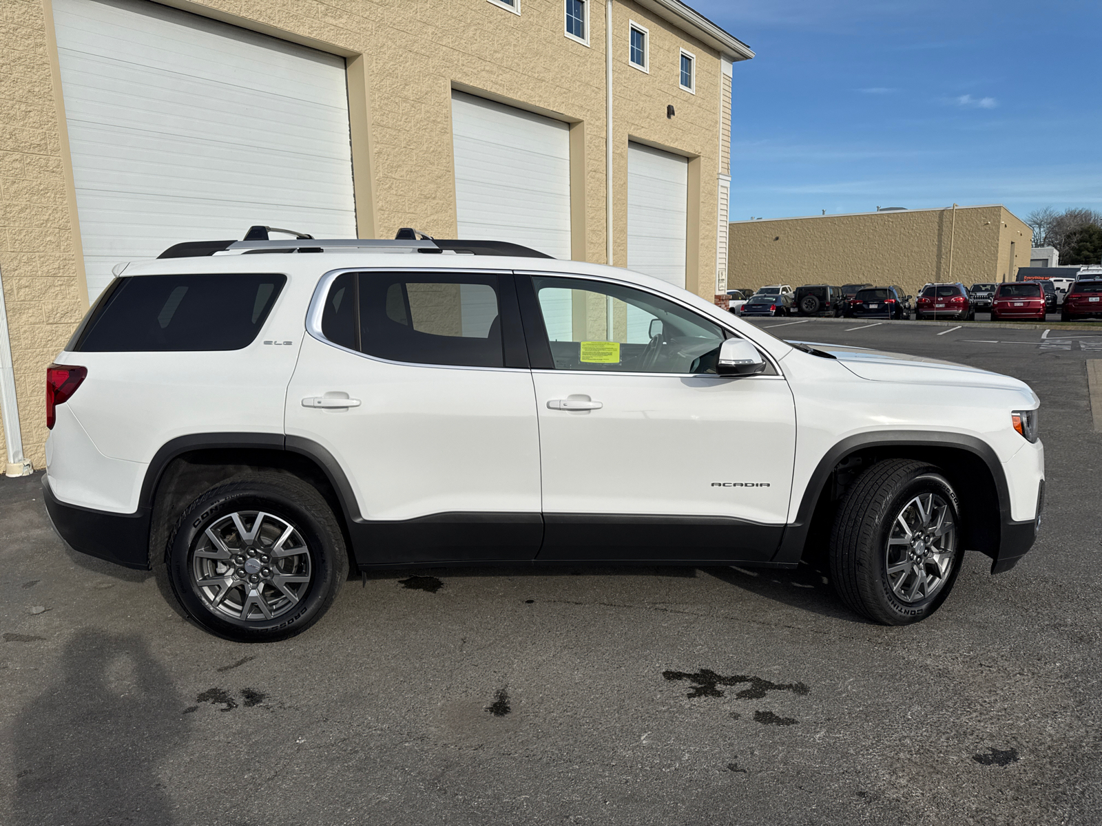 2023 GMC Acadia SLE 11