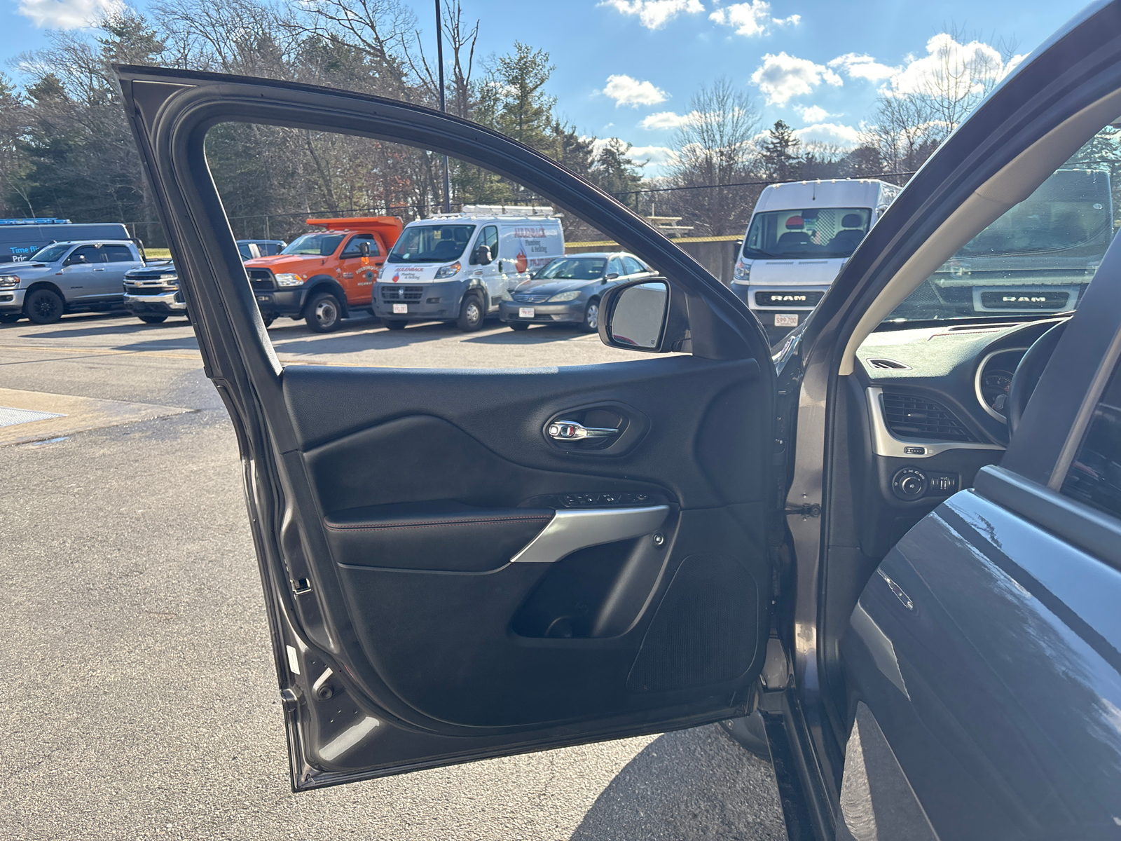 2018 Jeep Cherokee Trailhawk 17