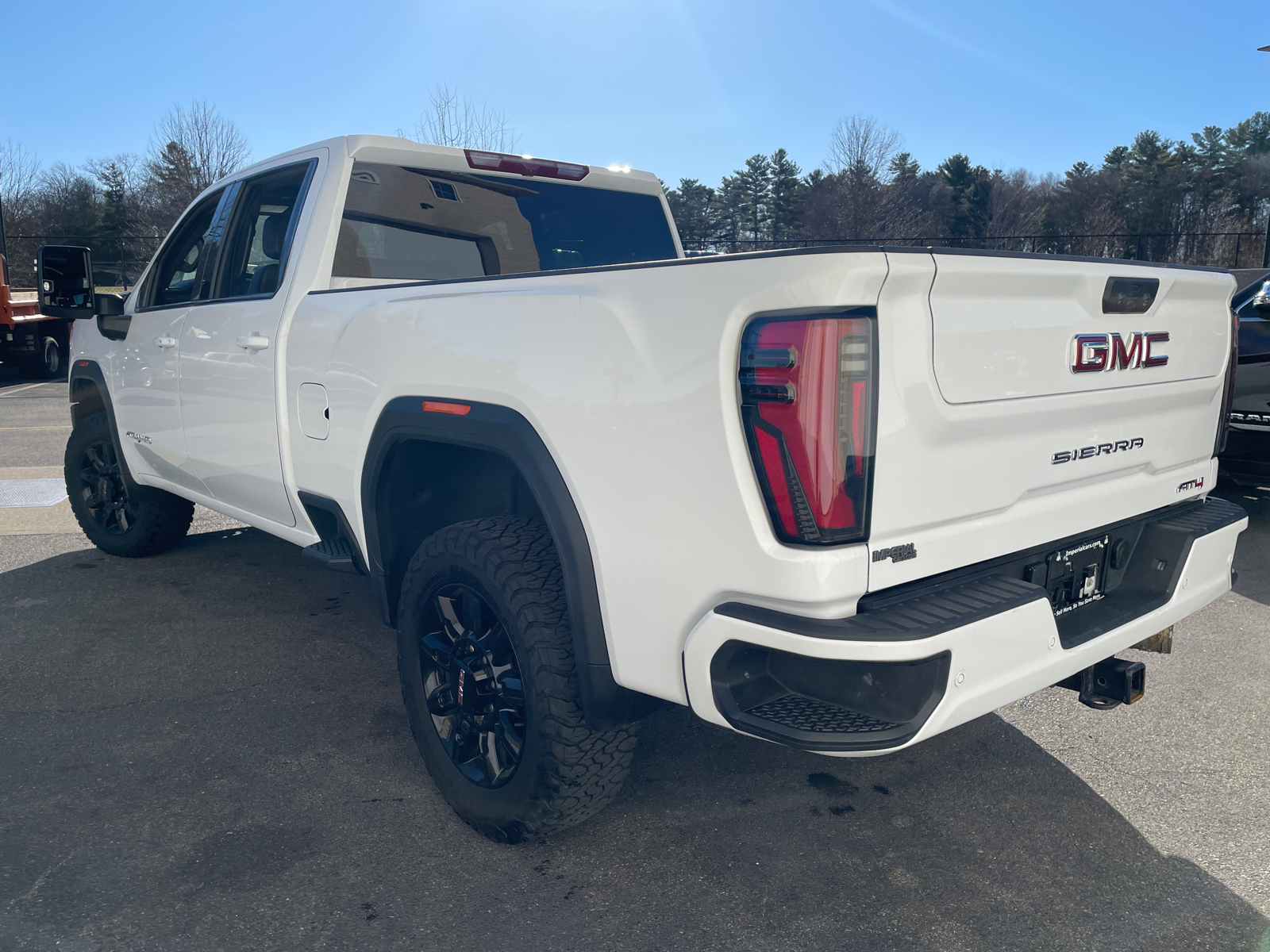 2024 GMC Sierra 2500HD AT4 8