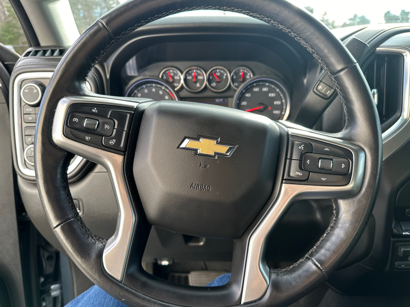 2019 Chevrolet Silverado 1500 LT 22