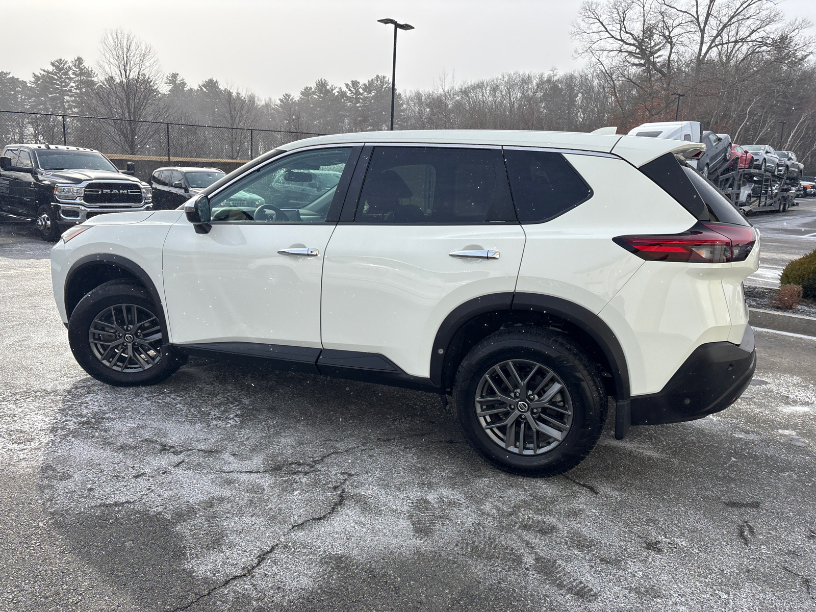 2021 Nissan Rogue S 5