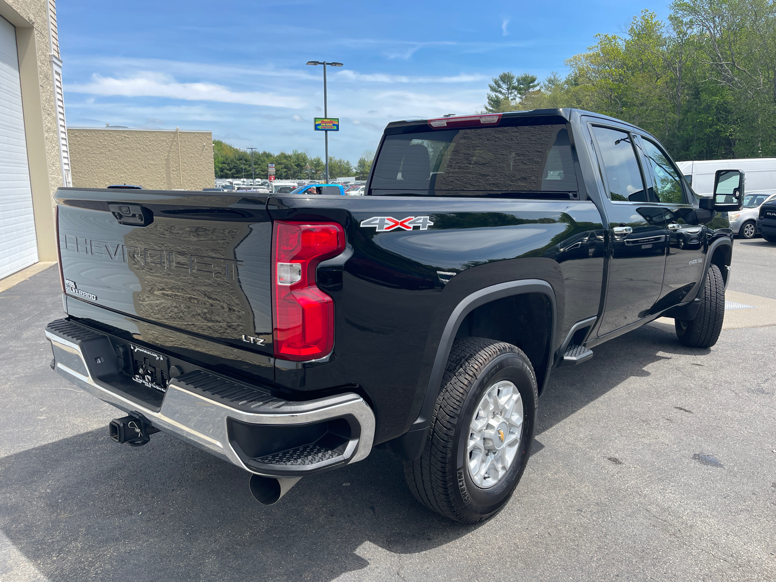 2024 Chevrolet Silverado 2500HD LTZ 12