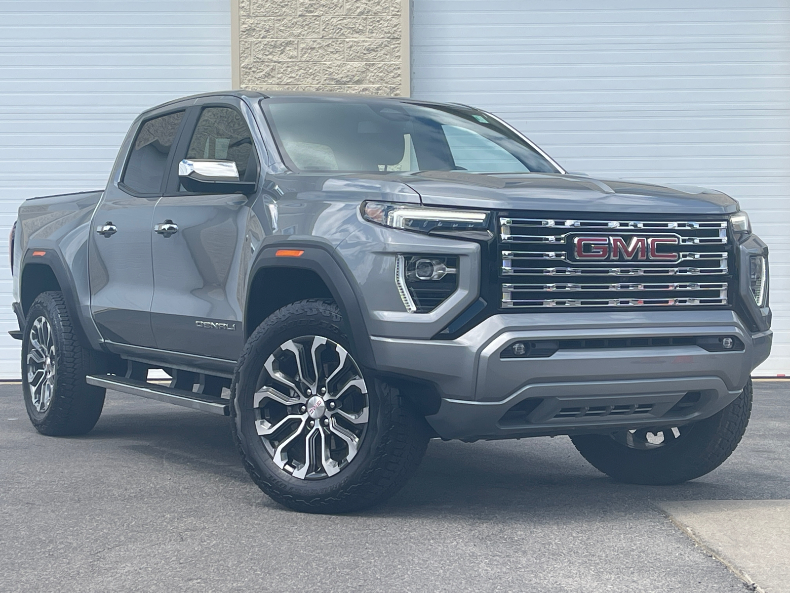 2023 GMC Canyon Denali 1