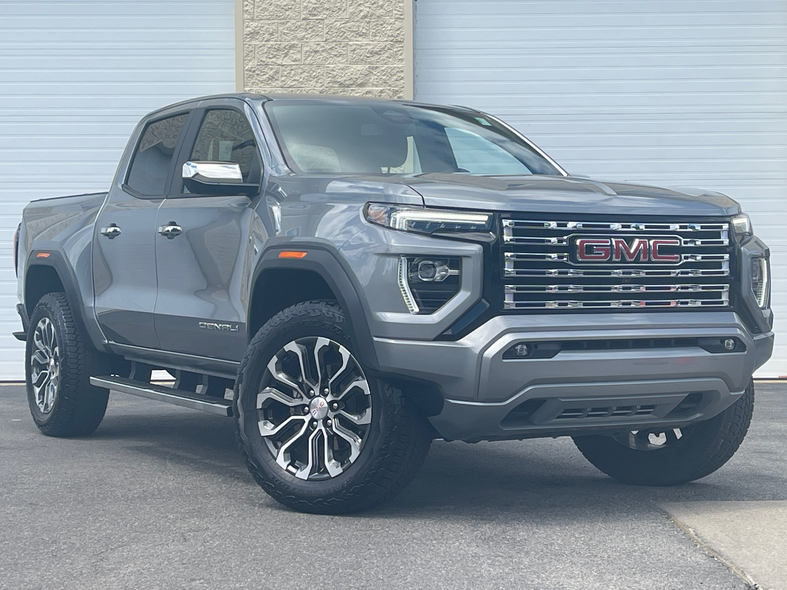 2023 GMC Canyon Denali 2