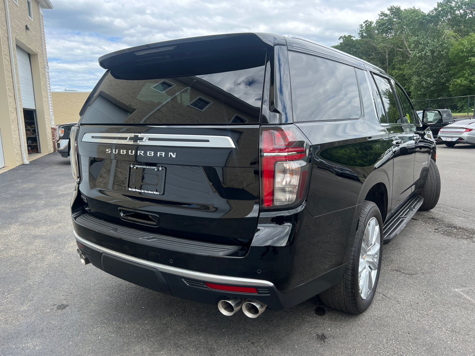 2023 Chevrolet Suburban High Country 10