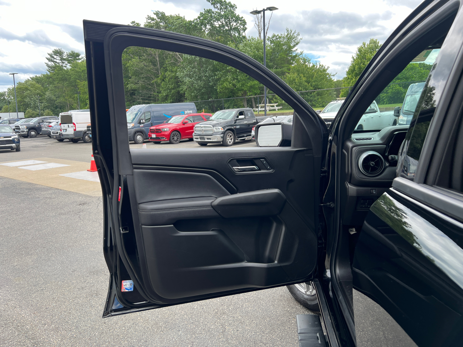 2023 Chevrolet Colorado LT 17