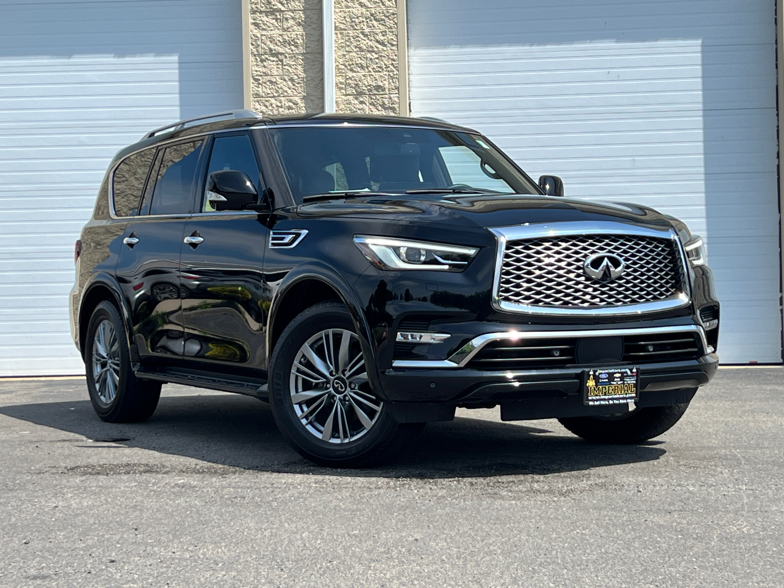 2022 INFINITI QX80 LUXE 1