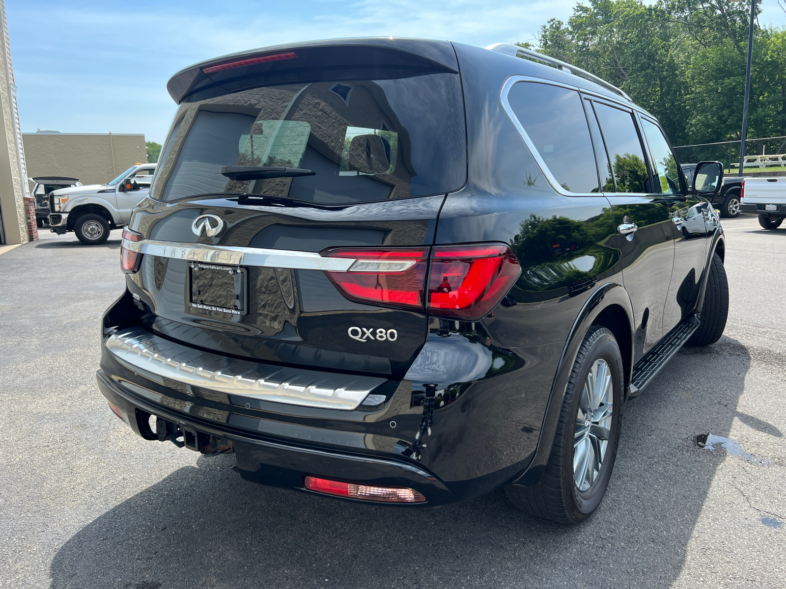 2022 INFINITI QX80 LUXE 10