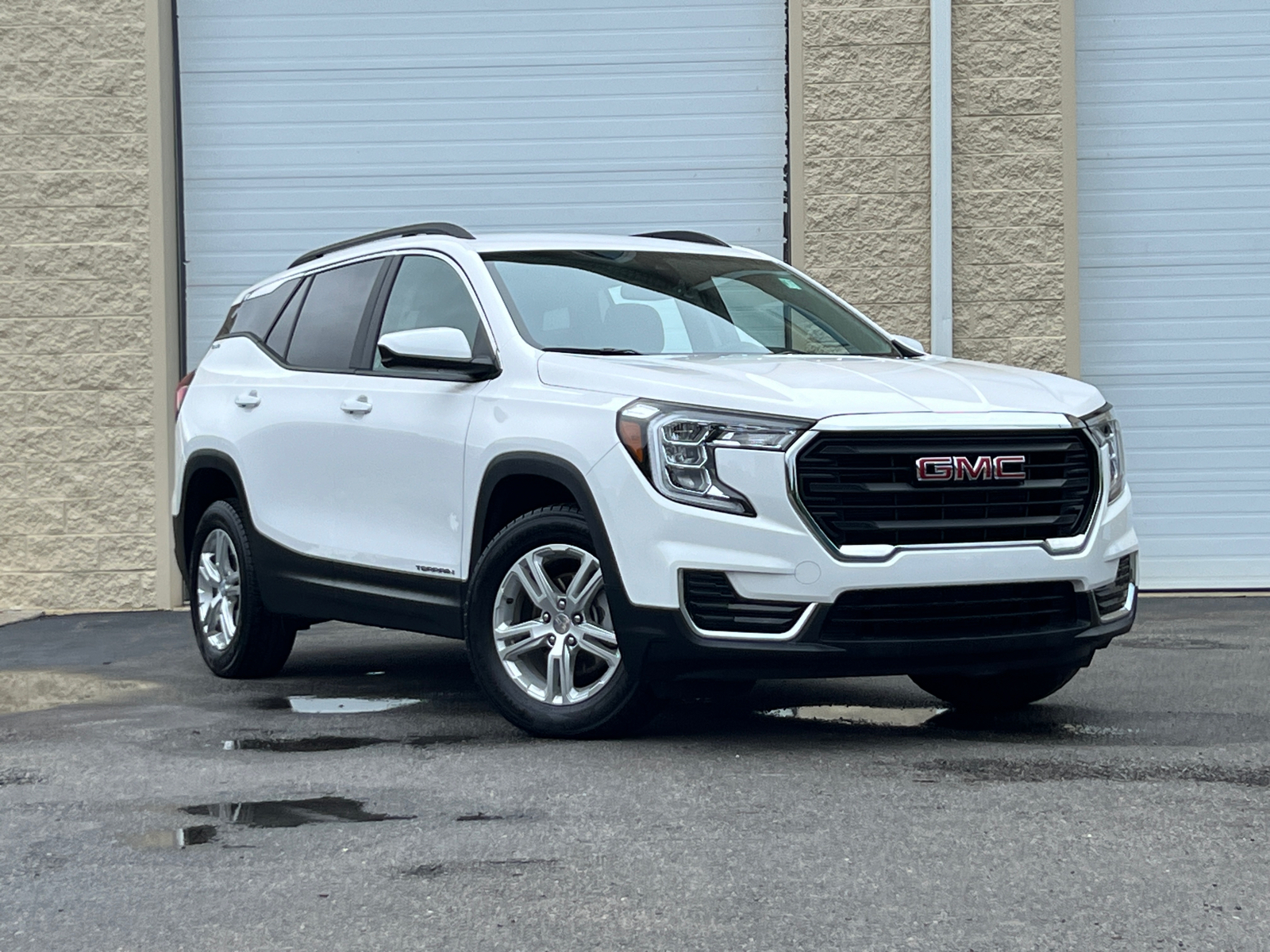 2023 GMC Terrain SLE 1