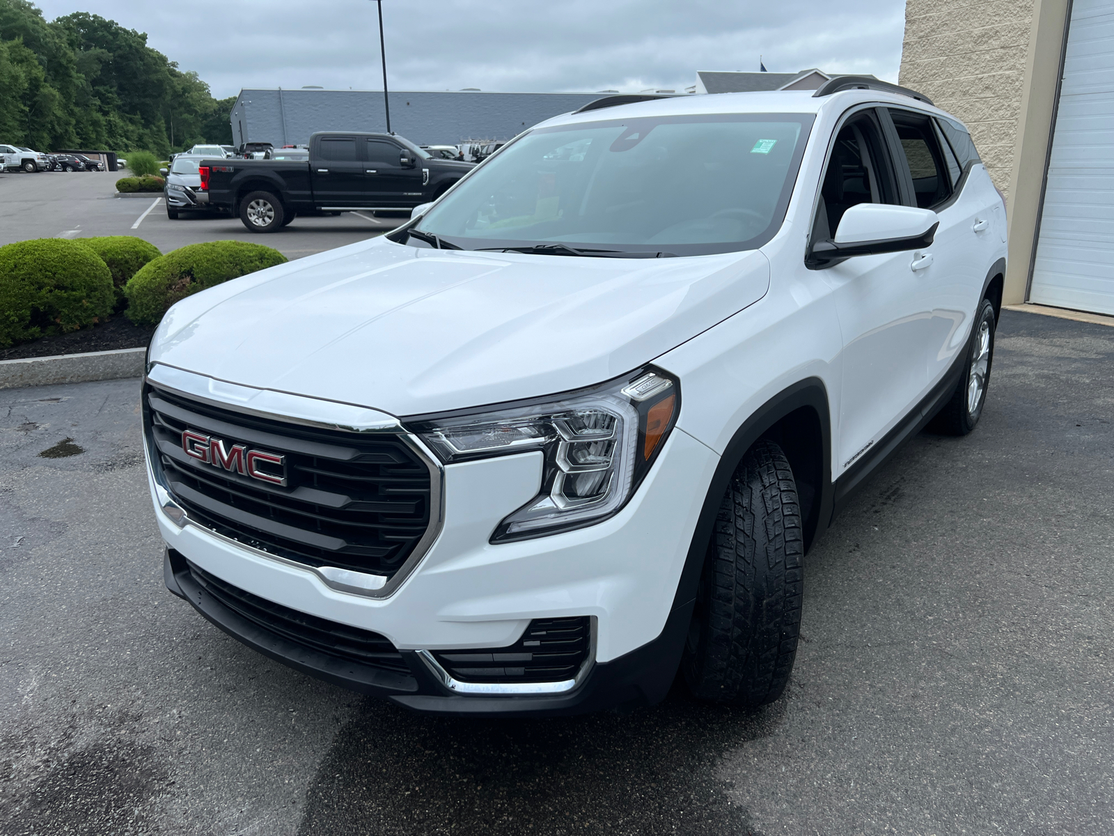 2023 GMC Terrain SLE 4