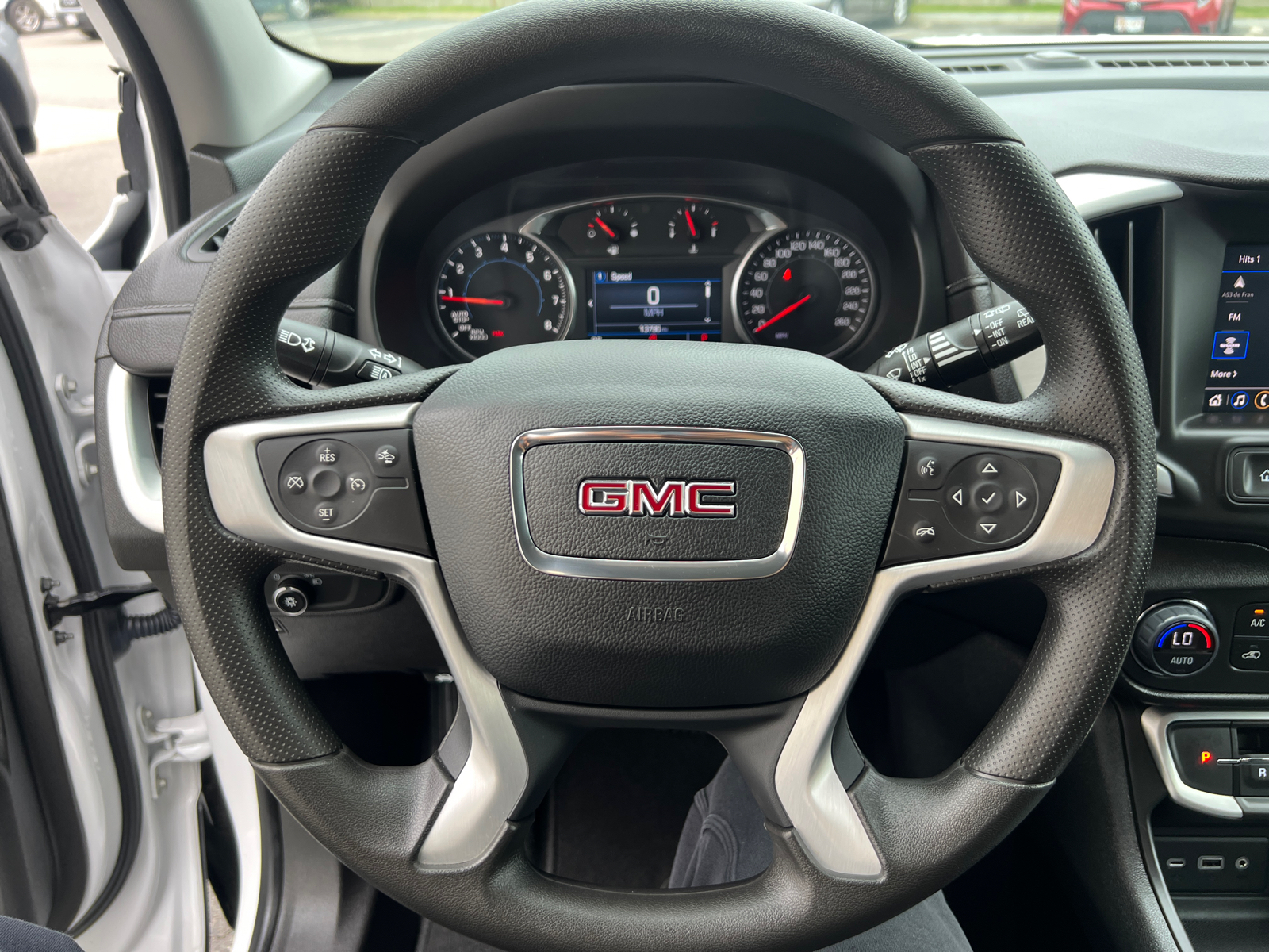 2023 GMC Terrain SLE 23