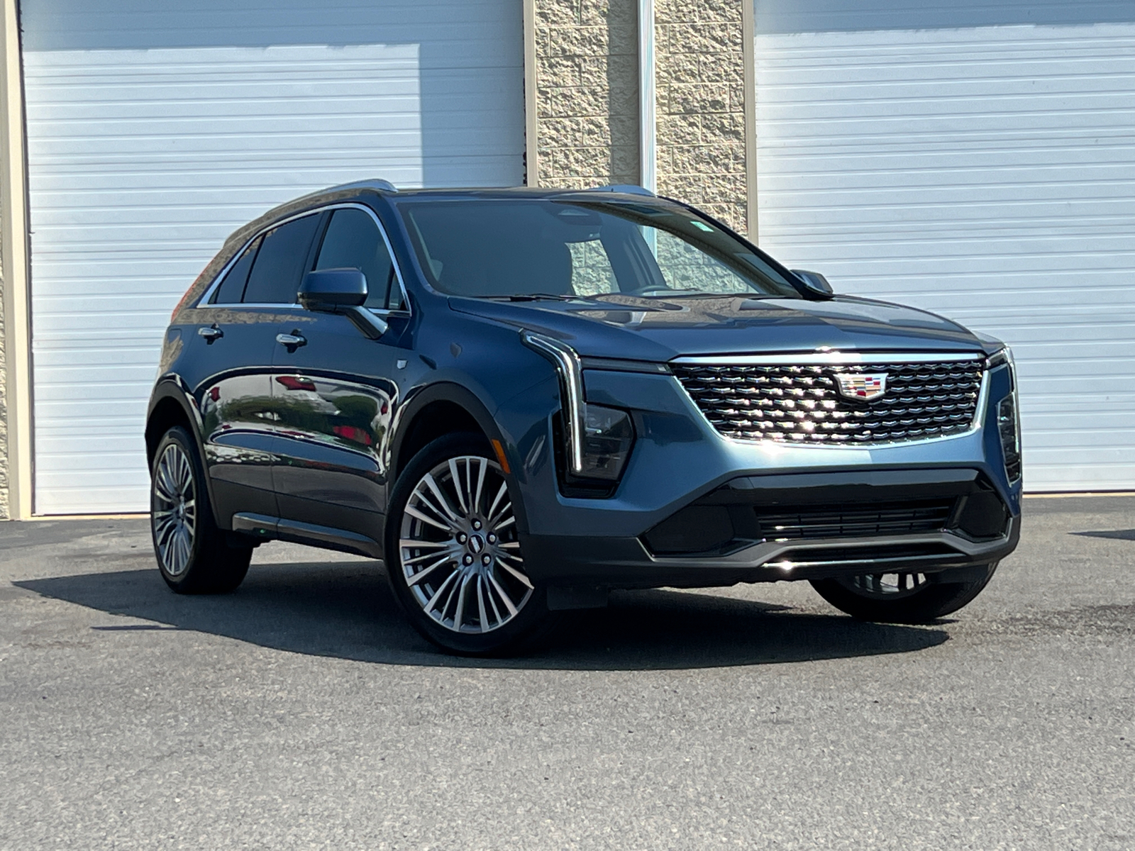 2024 Cadillac XT4 Premium Luxury 1