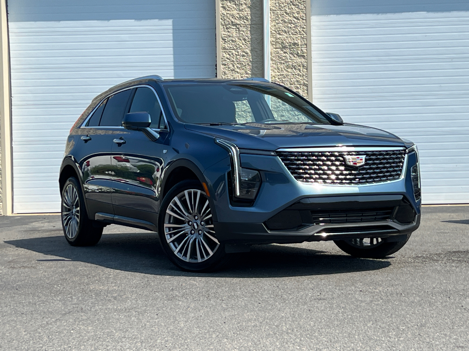 2024 Cadillac XT4 Premium Luxury 2