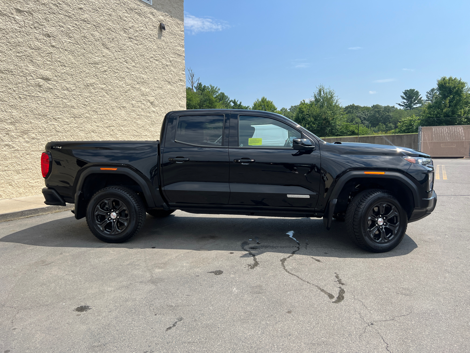 2023 GMC Canyon Elevation 11