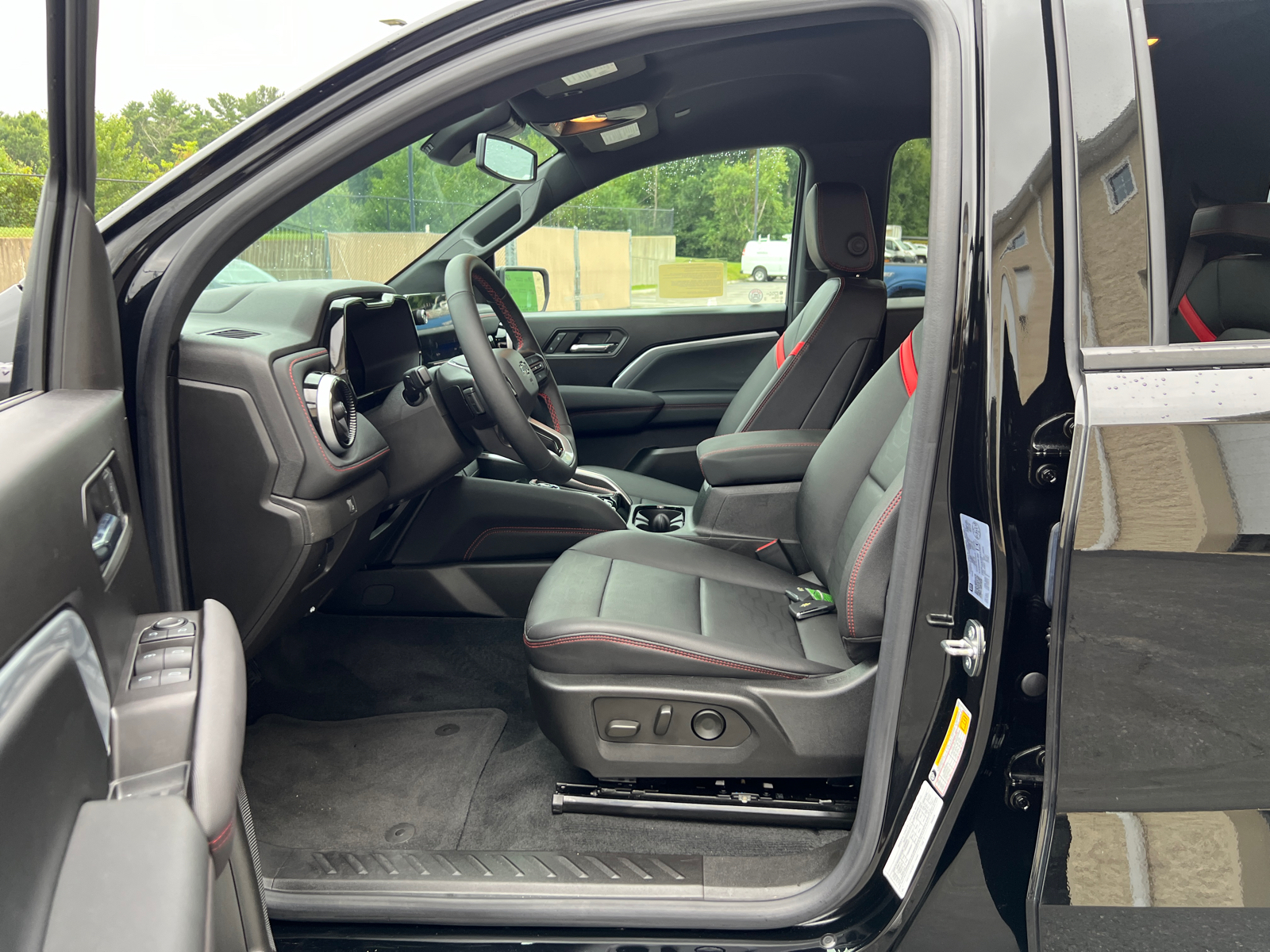 2023 Chevrolet Colorado Z71 32