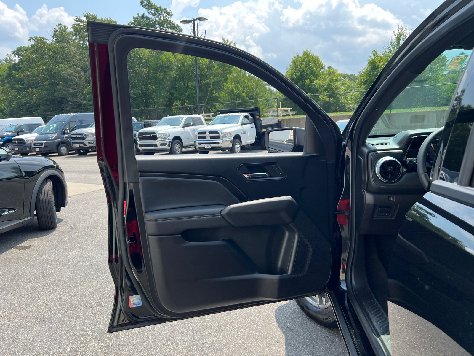 2023 Chevrolet Colorado LT 18