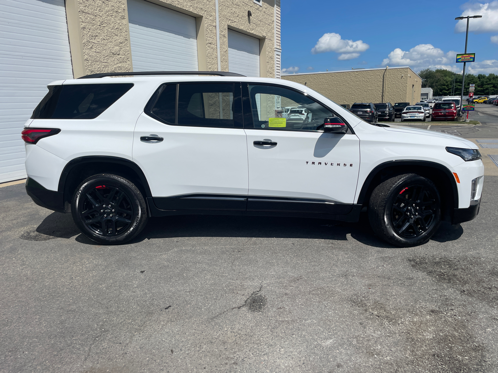 2023 Chevrolet Traverse Premier 15