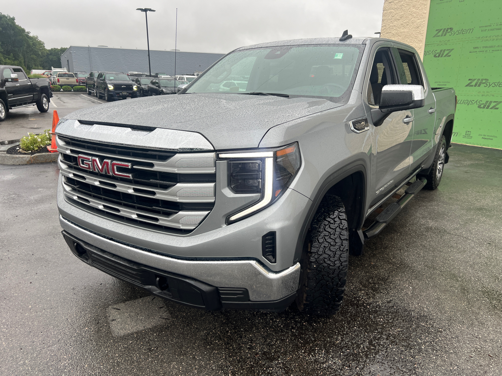 2024 GMC Sierra 1500 SLE 4