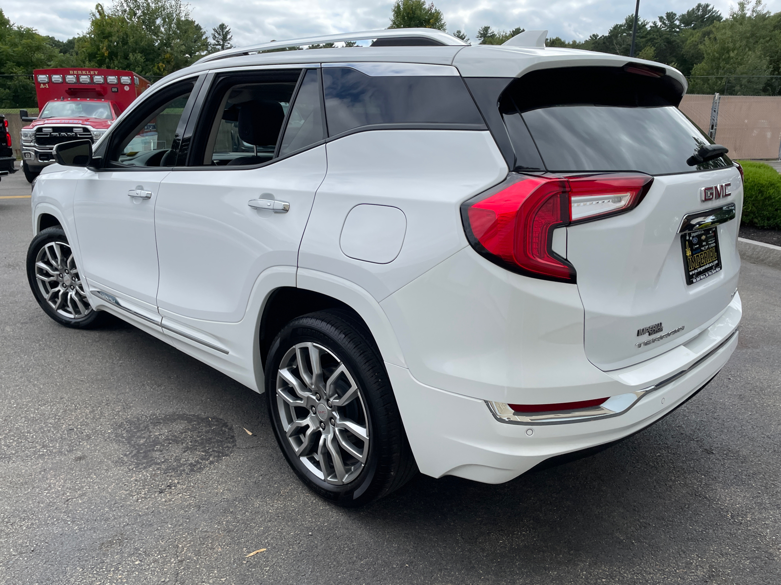 2023 GMC Terrain Denali 9