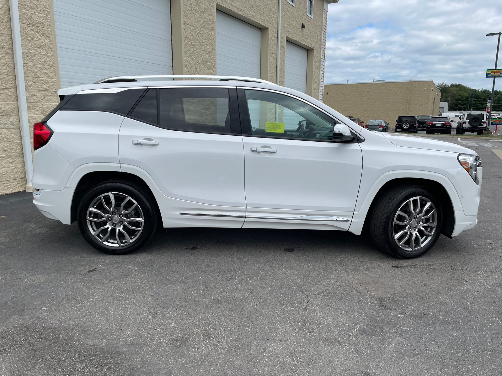 2023 GMC Terrain Denali 16