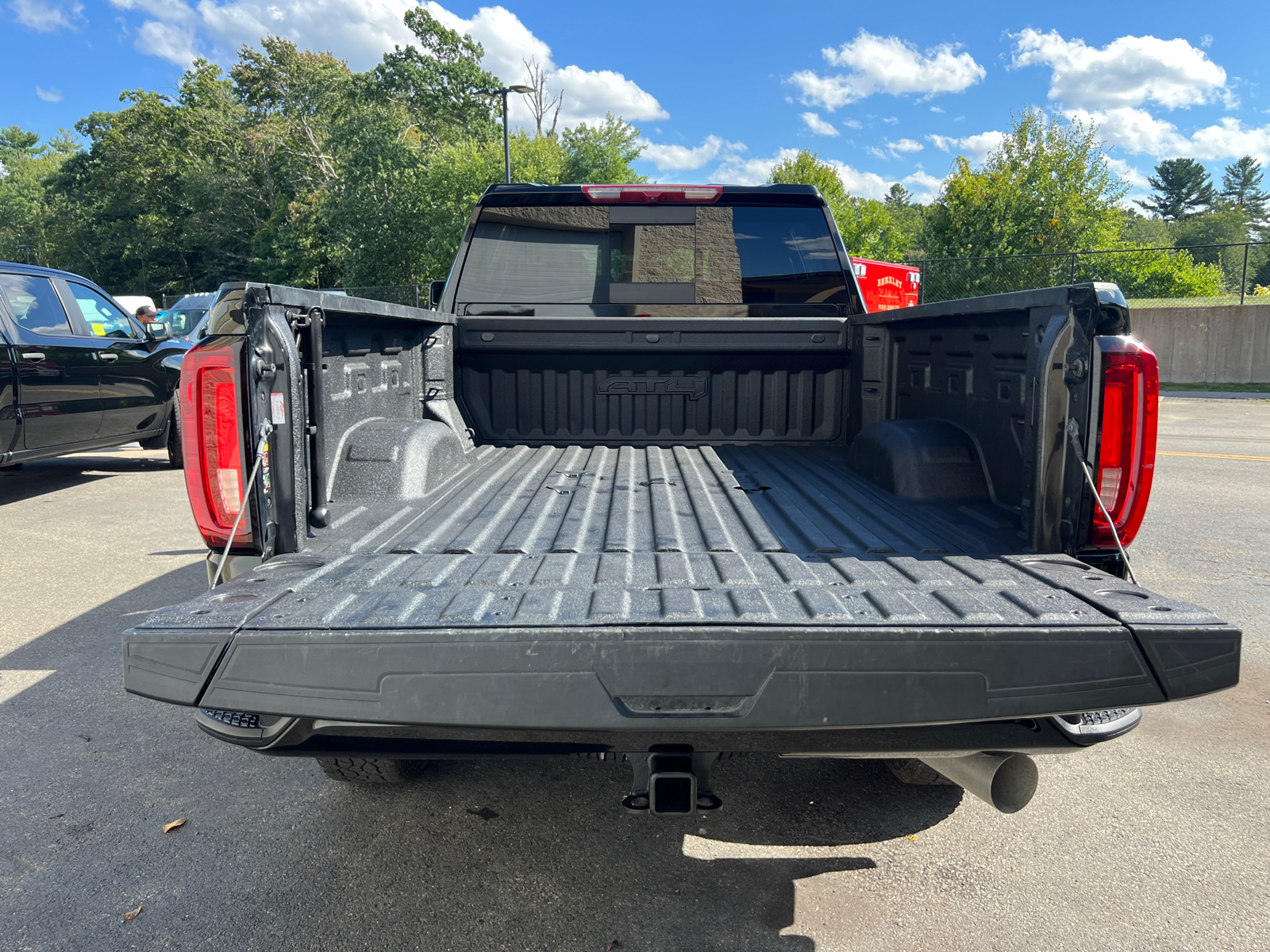 2023 GMC Sierra 2500HD AT4 9