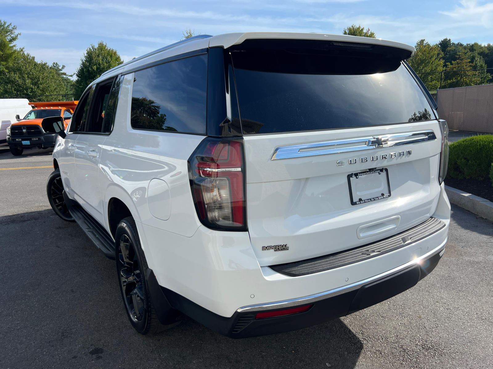 2023 Chevrolet Suburban LS 8