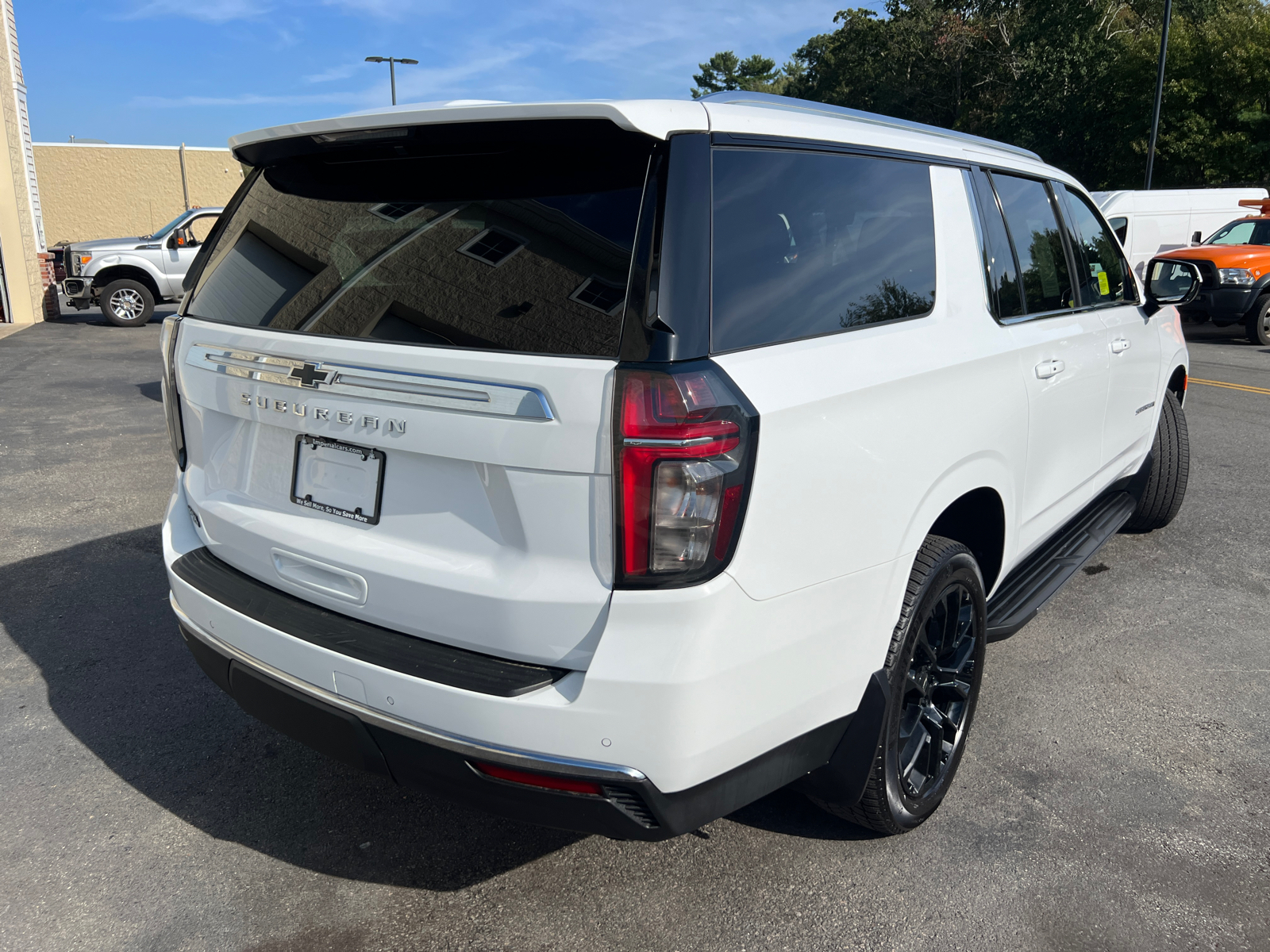 2023 Chevrolet Suburban LS 11