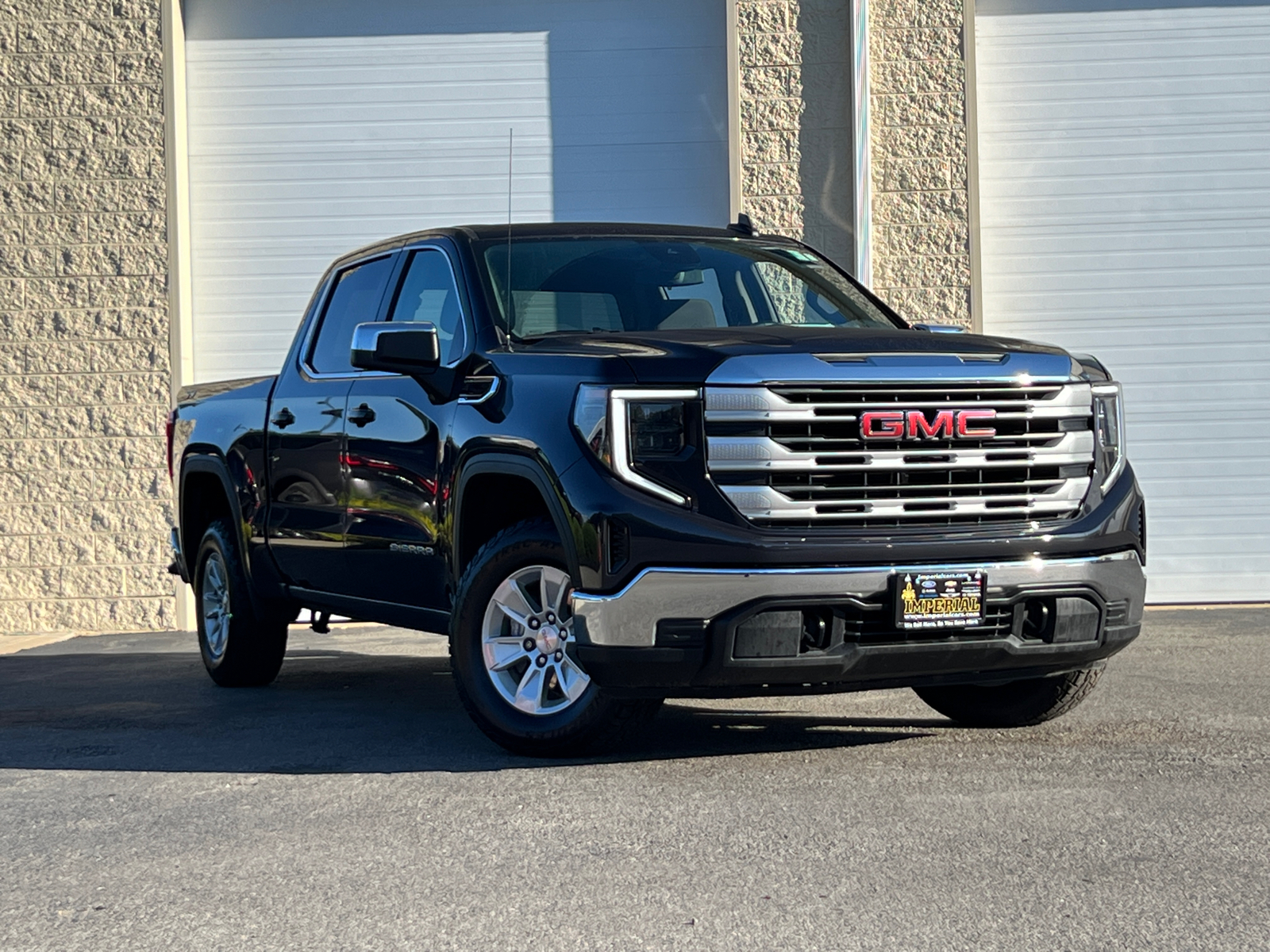 2023 GMC Sierra 1500 SLE 1