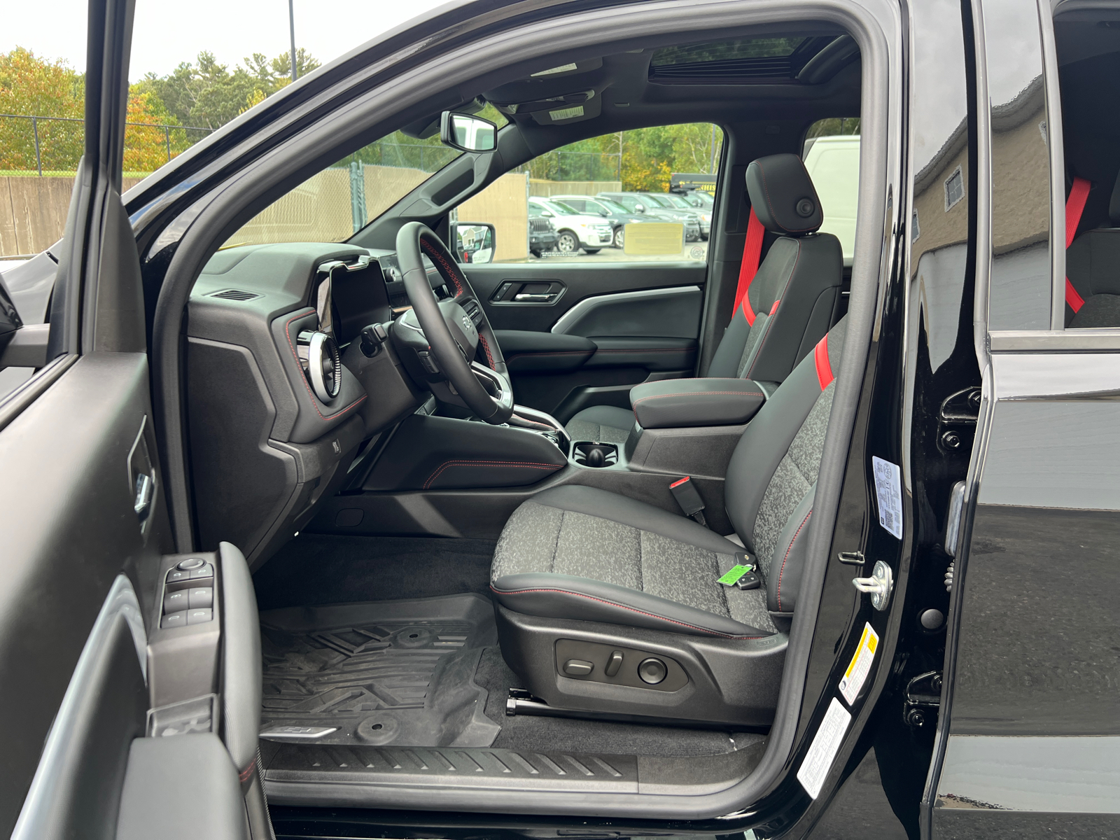 2023 Chevrolet Colorado Z71 32