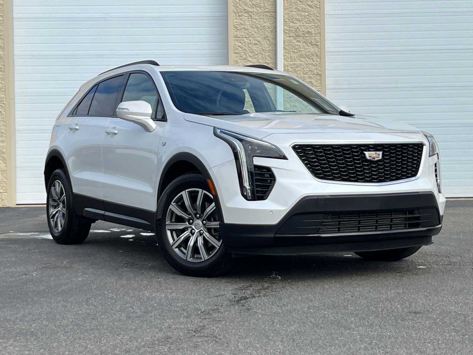 2023 Cadillac XT4 Sport 2