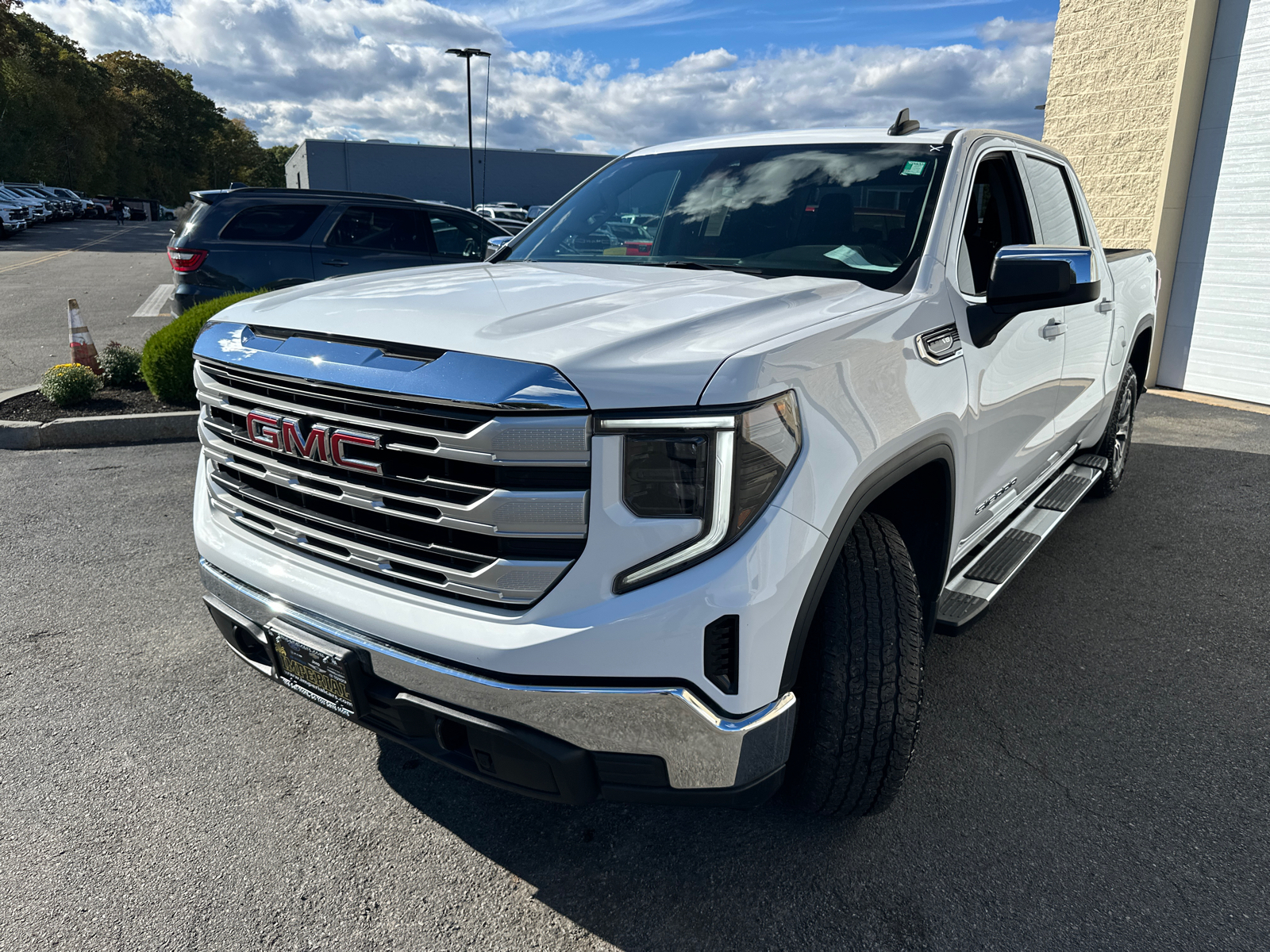 2023 GMC Sierra 1500 SLE 4