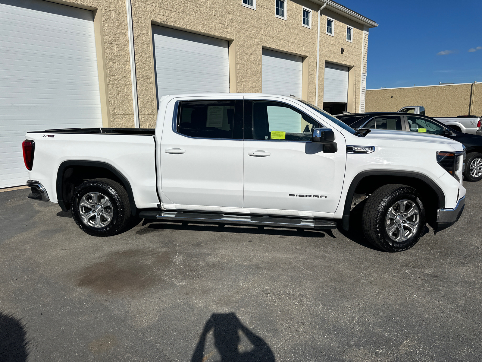 2023 GMC Sierra 1500 SLE 11