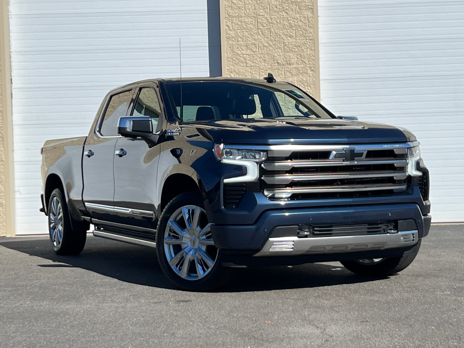 2022 Chevrolet Silverado 1500 High Country 2