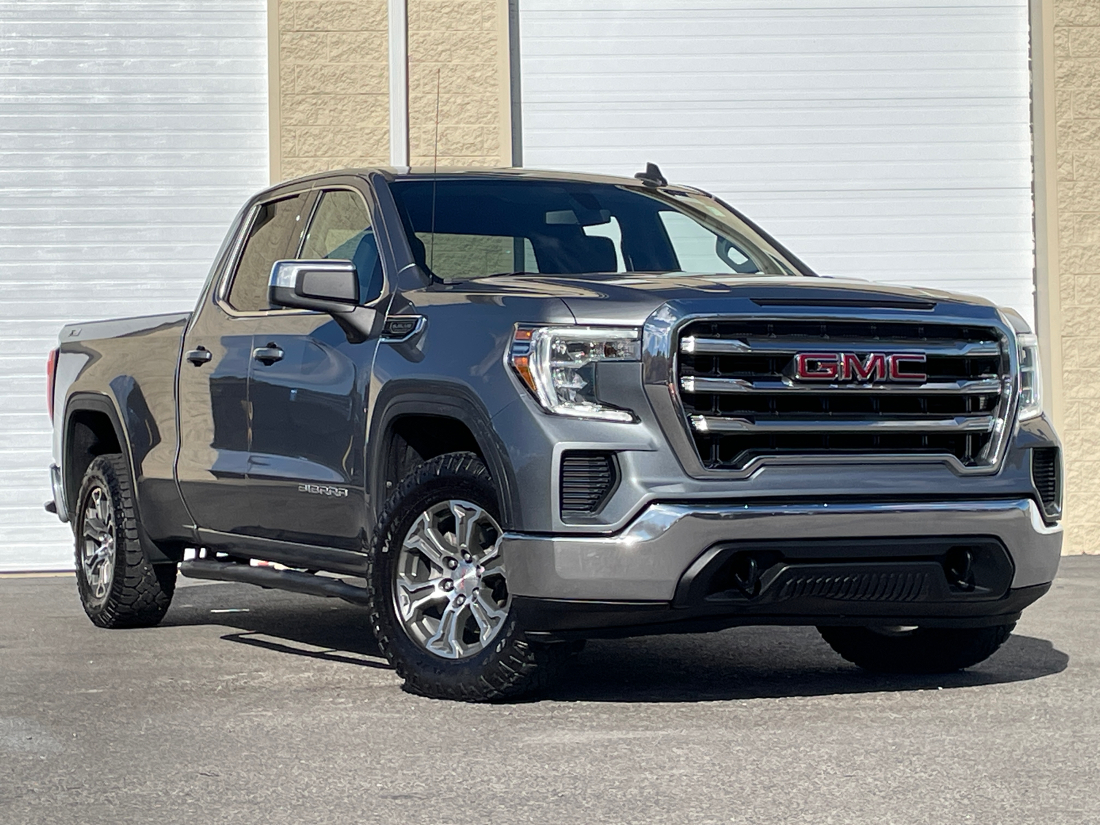 2021 GMC Sierra 1500 SLE 2