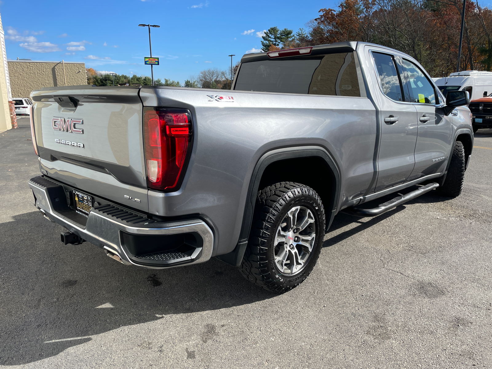 2021 GMC Sierra 1500 SLE 11