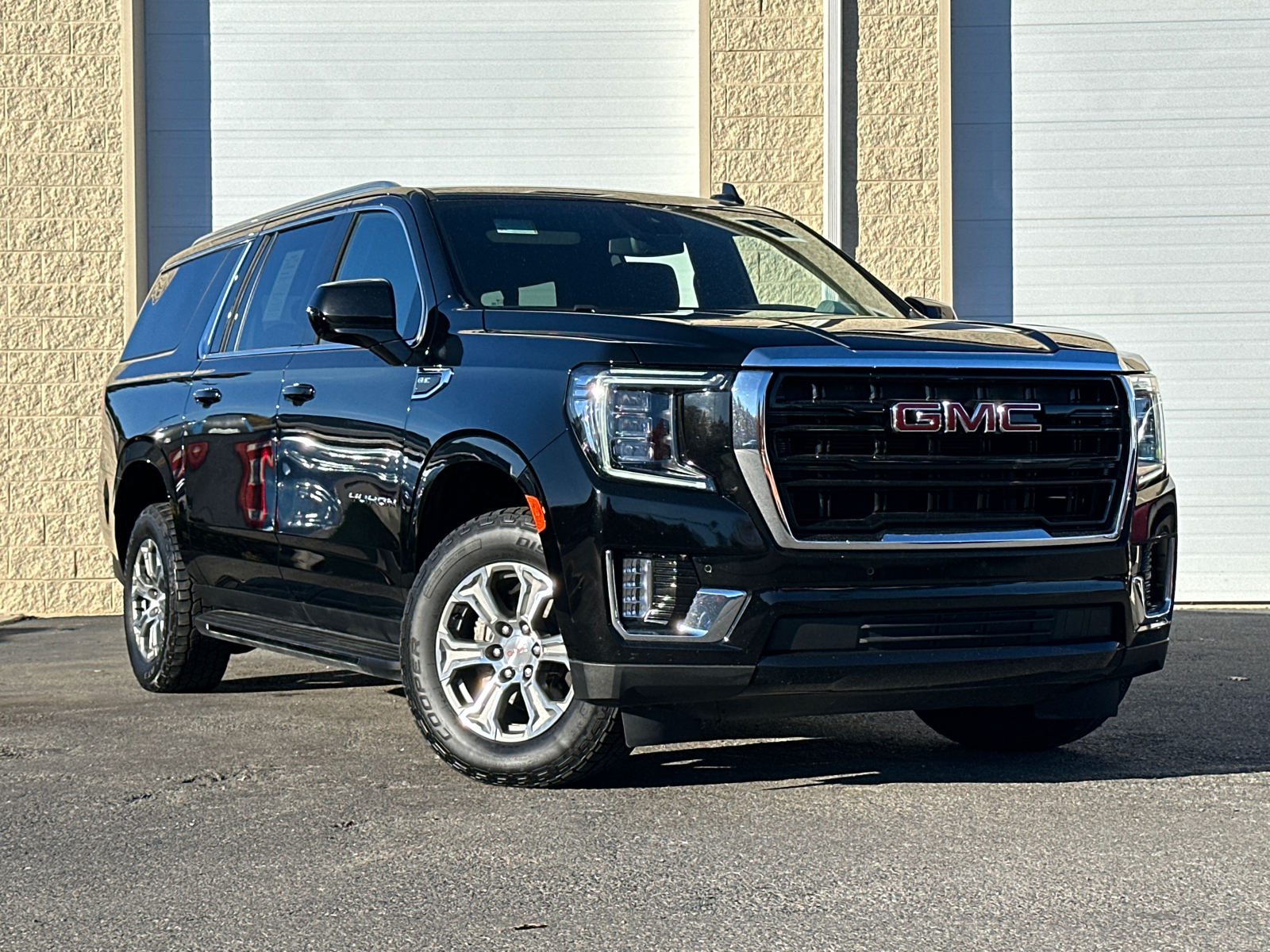 2023 GMC Yukon XL SLE 2