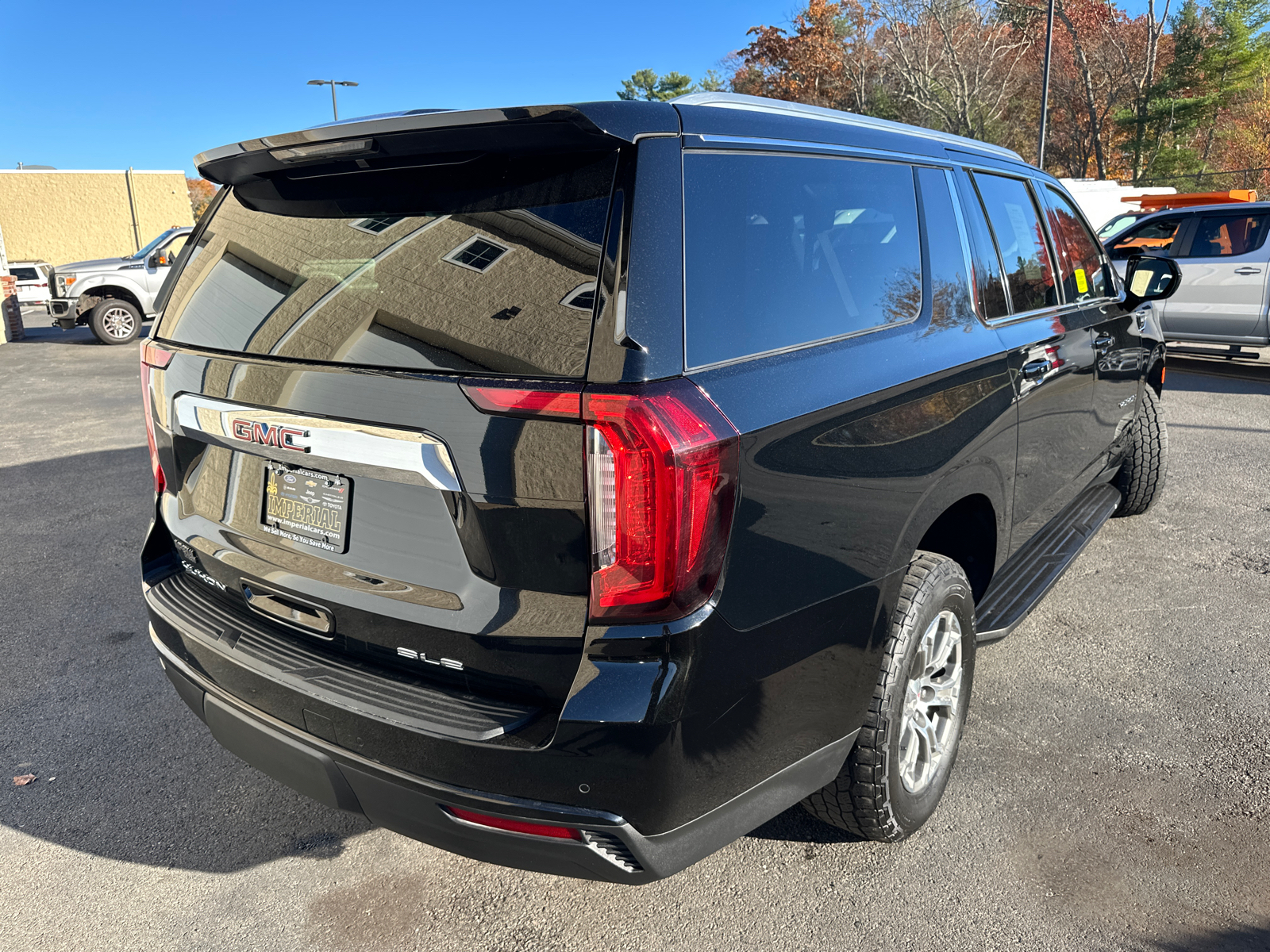 2023 GMC Yukon XL SLE 10