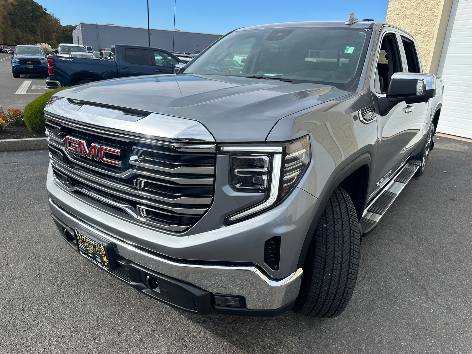 2023 GMC Sierra 1500 SLT 4