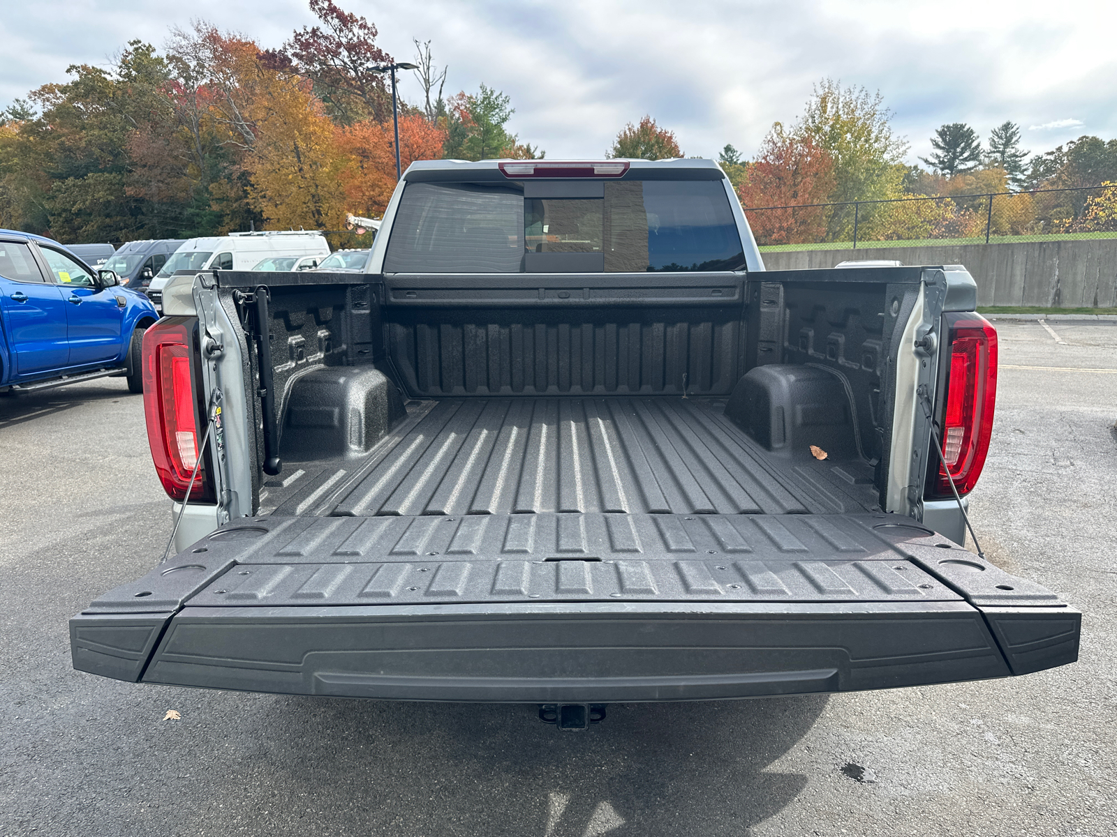 2023 GMC Sierra 1500 SLT 9