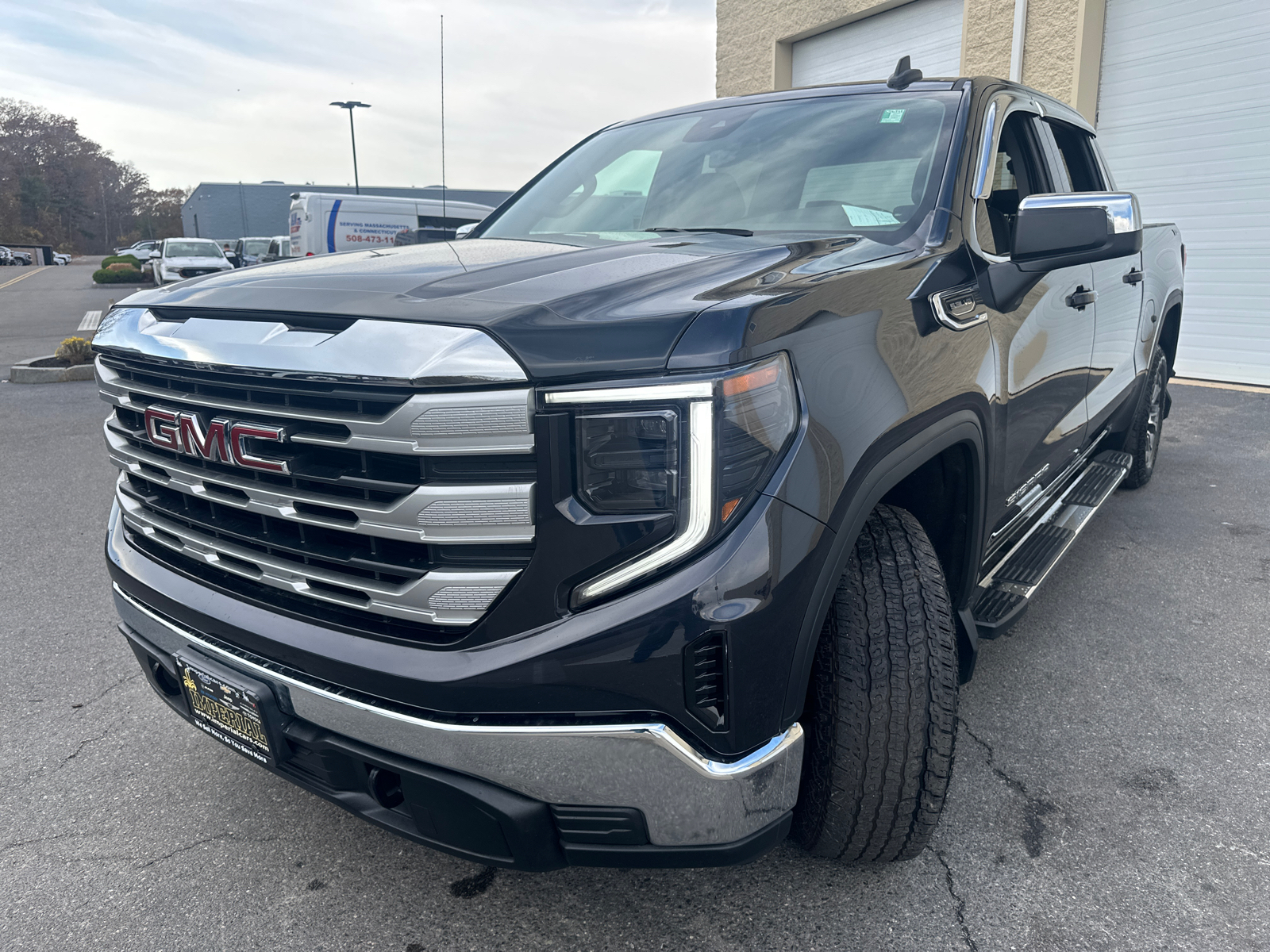 2023 GMC Sierra 1500 SLE 4