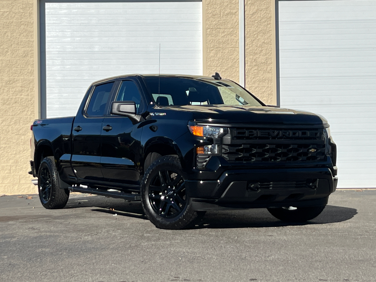 2022 Chevrolet Silverado 1500 Custom 1