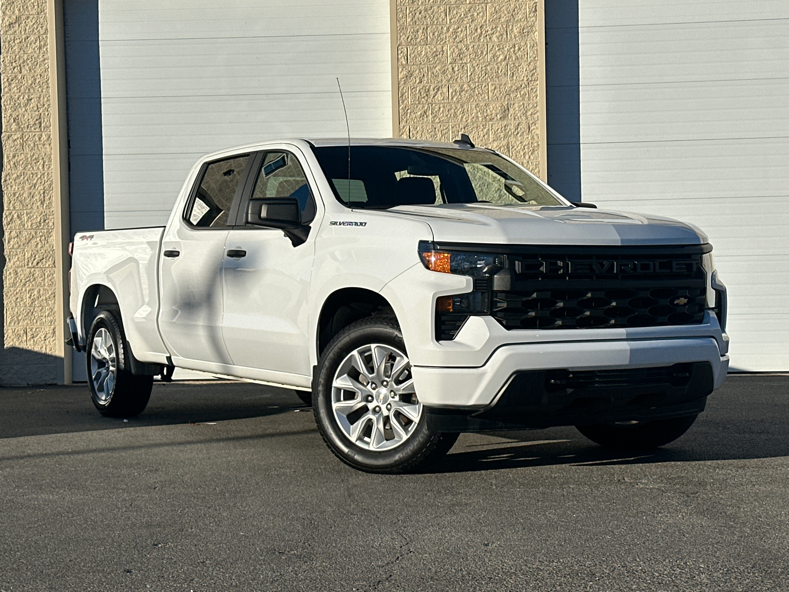 2022 Chevrolet Silverado 1500 Custom 1