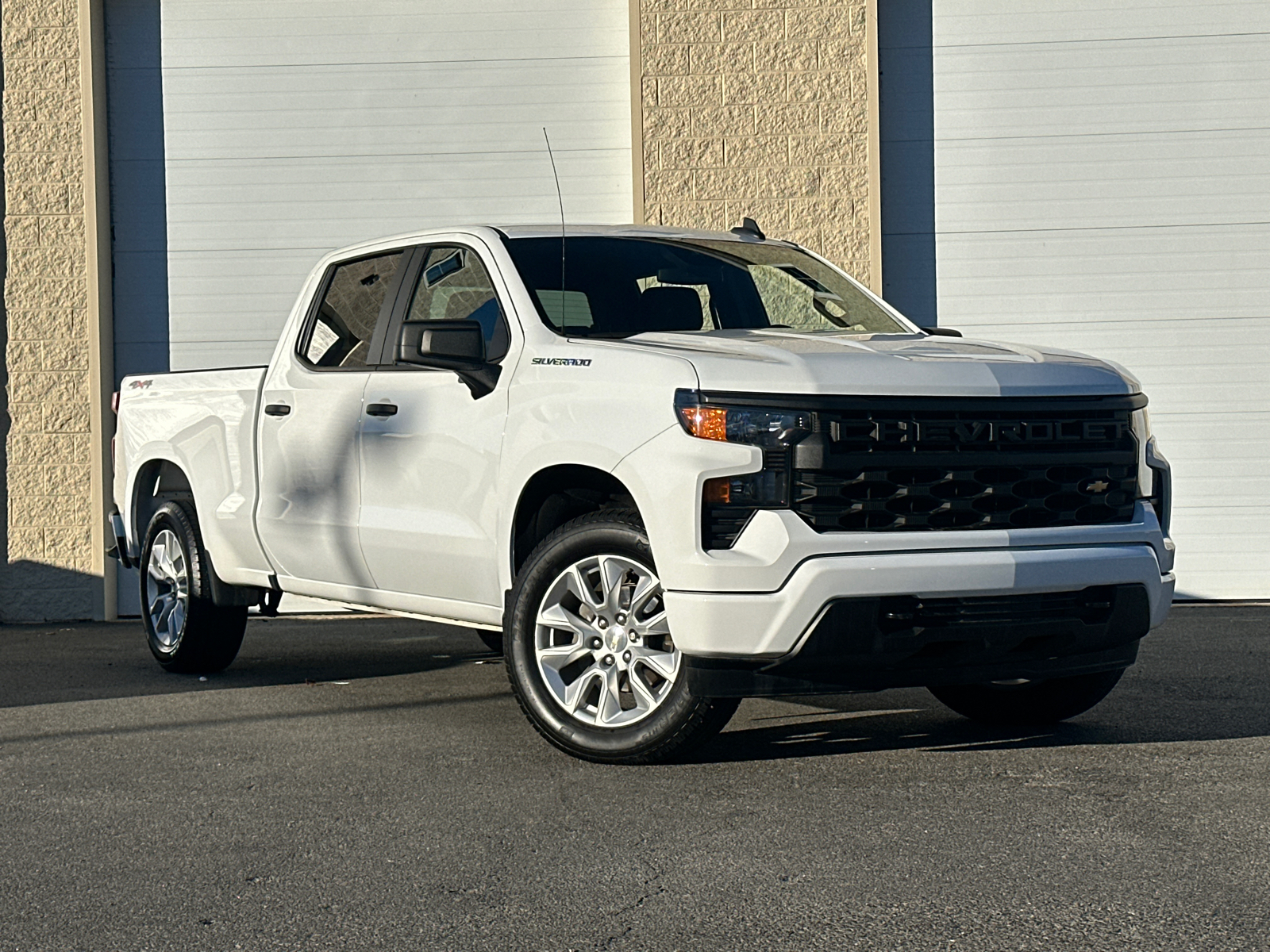 2022 Chevrolet Silverado 1500 Custom 2