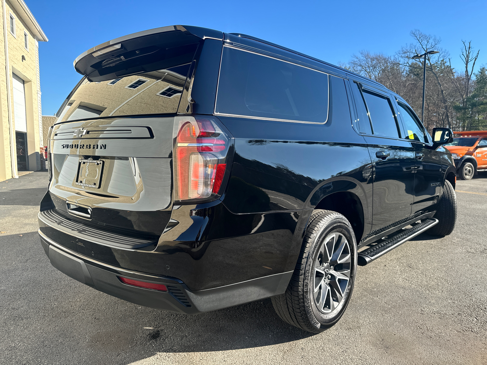 2023 Chevrolet Suburban Z71 10